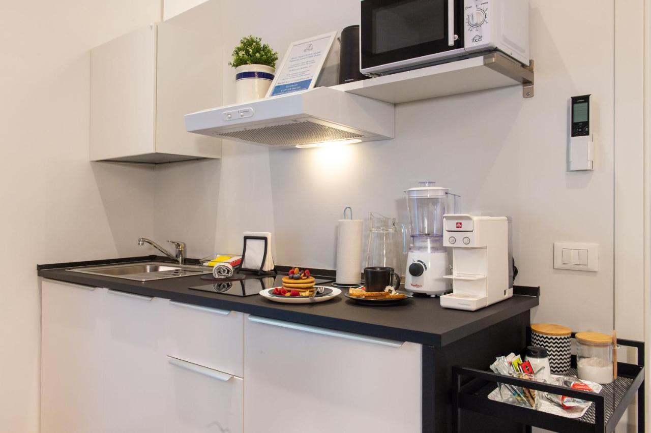 Smart & Urban Suites - Corso51 Римини Экстерьер фото