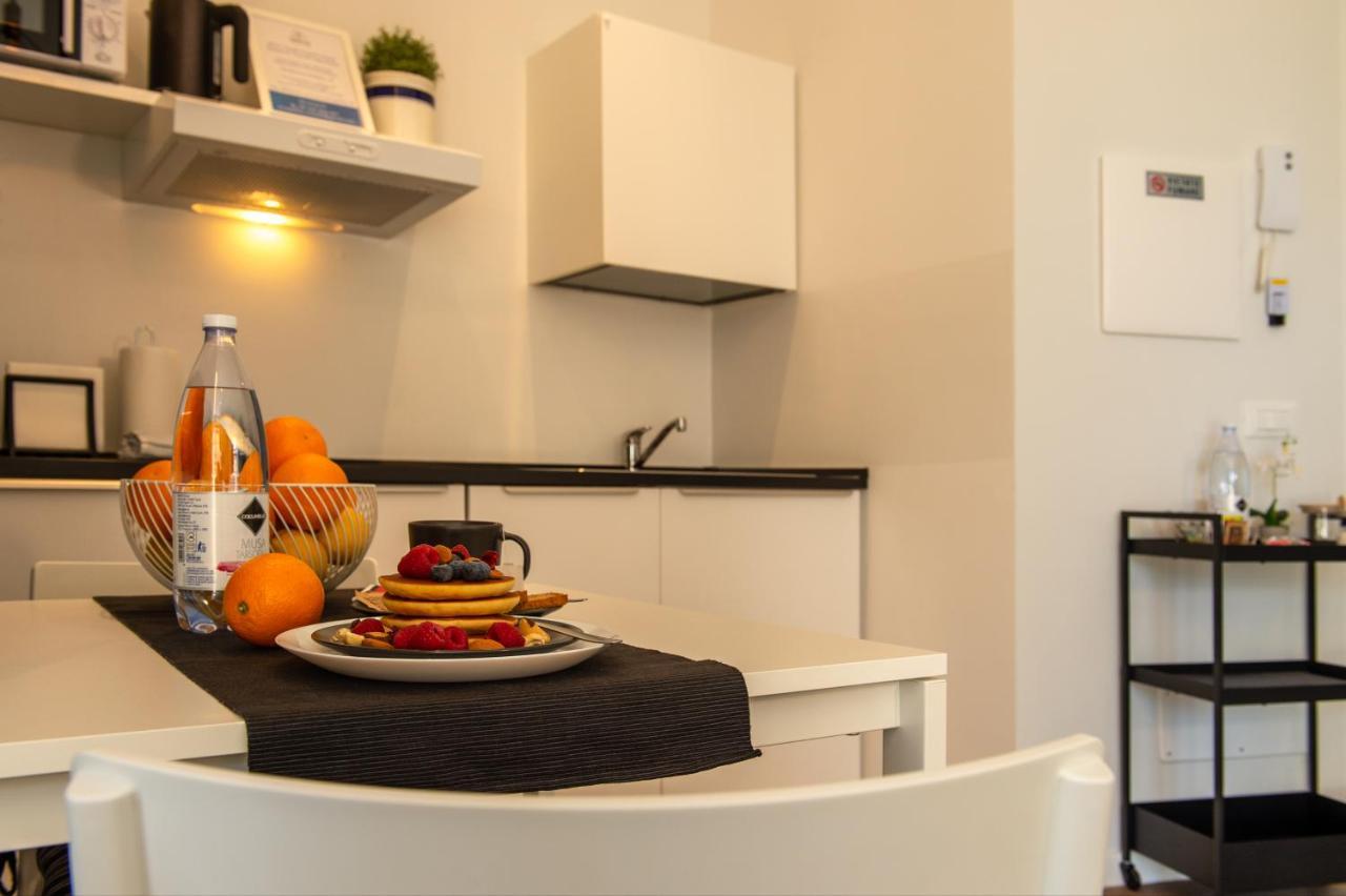 Smart & Urban Suites - Corso51 Римини Экстерьер фото