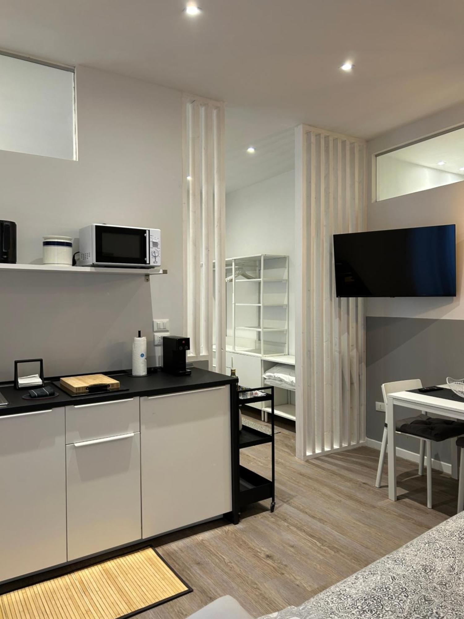 Smart & Urban Suites - Corso51 Римини Экстерьер фото